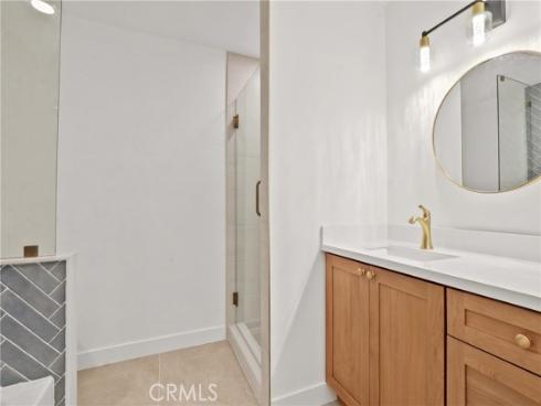 655 W 6th A , Tustin, CA
