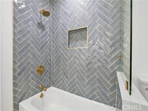 655 W 6th A , Tustin, CA