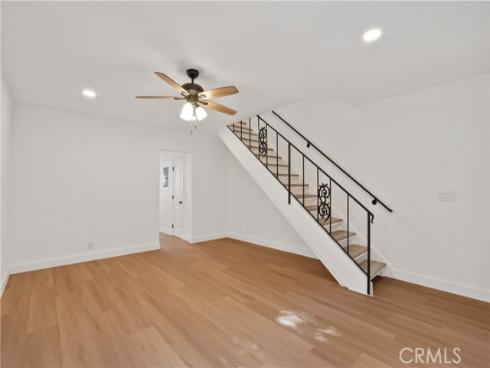 655 W 6th A , Tustin, CA