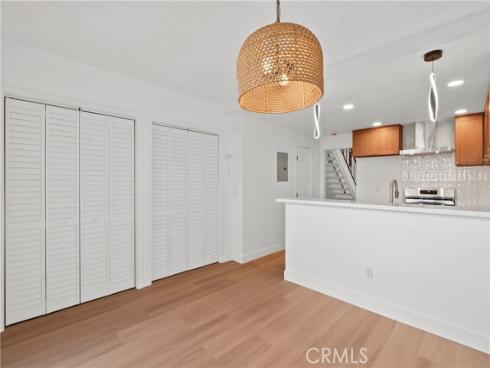 655 W 6th A , Tustin, CA