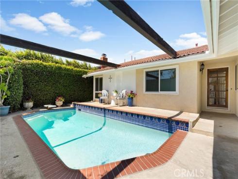 5642  Meinhardt  , Westminster, CA