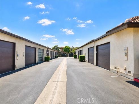 8952 Barcelona , Westminster, CA