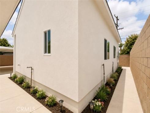 9440 Mcfadden , Westminster, CA