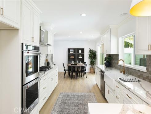 13631 University , Westminster, CA