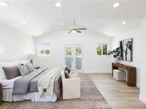 13631 University , Westminster, CA