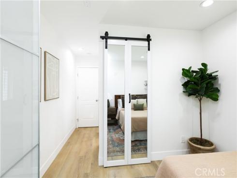 13631 University , Westminster, CA