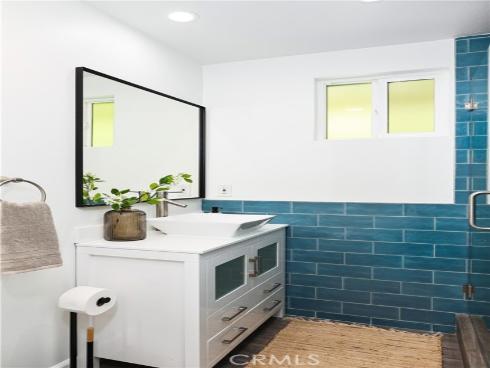 13631 University , Westminster, CA