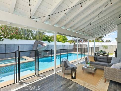 13631 University , Westminster, CA