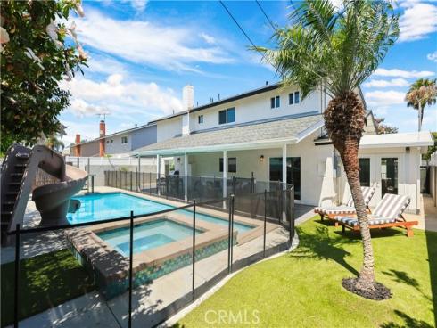 13631 University , Westminster, CA