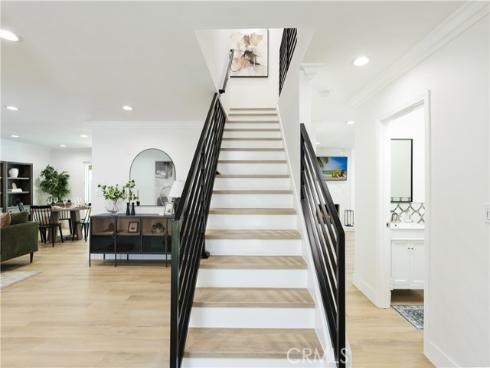 13631 University , Westminster, CA