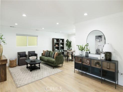 13631 University , Westminster, CA