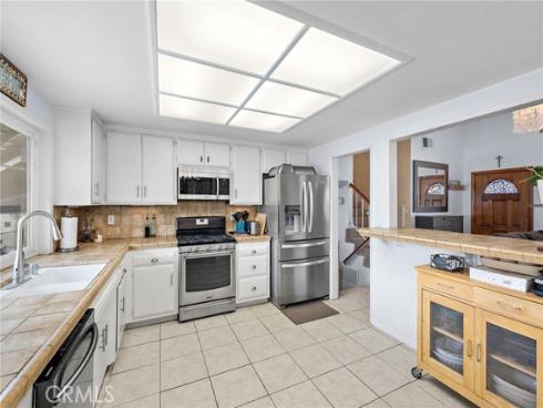 14122 Uxbridge Street, Westminster, CA
