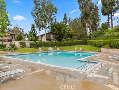 6537 Shady Gate 18 , Yorba Linda, CA