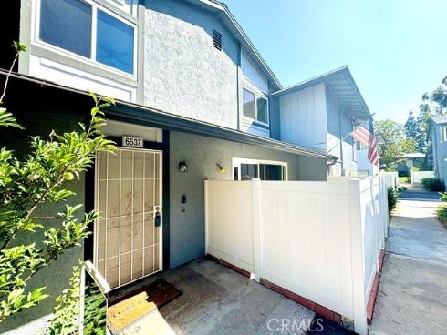 6537 Woodburn