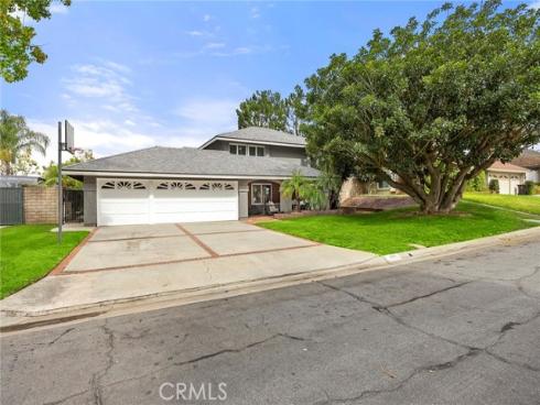 4971 Oak Tree Court